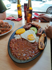 Bandeja paisa du Restaurant latino-américain El Cafetal à Boulogne-Billancourt - n°20