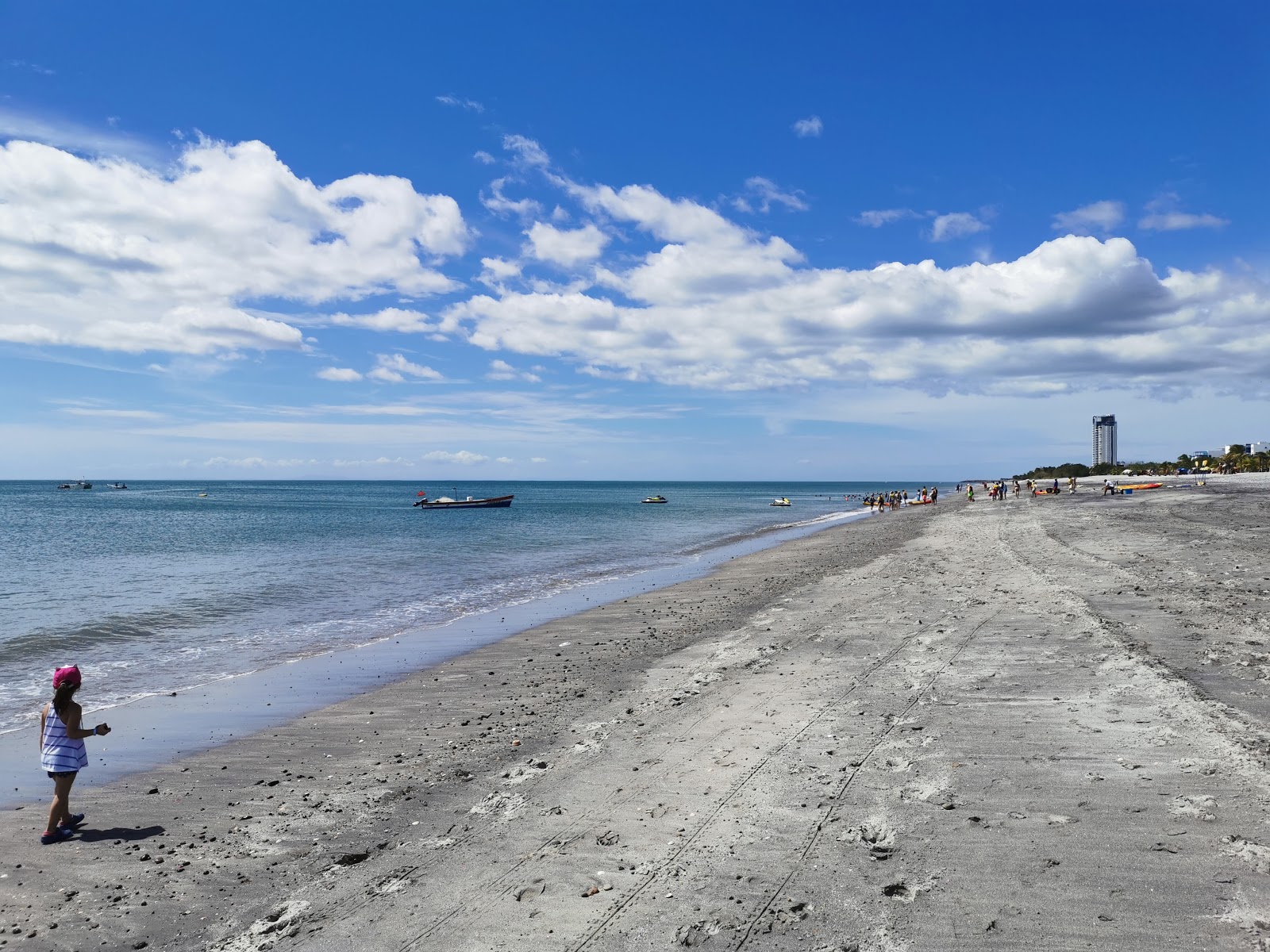 Foto van Blanca Beach met helder zand oppervlakte