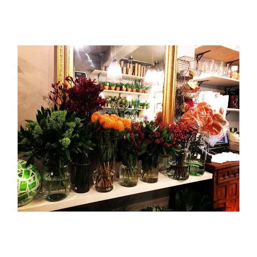 Artificial flowers stores Leicester