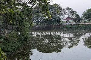 Khandupor Lake Garden image