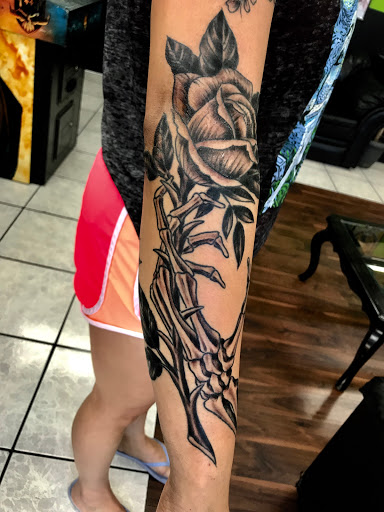 Tattoo Shop «Electric Voodoo Tattoo», reviews and photos, 34 Union Way # A, Vacaville, CA 95687, USA