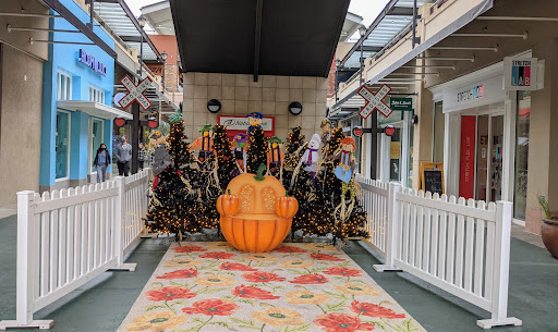 Shopping Mall «Redmond Town Center», reviews and photos, 7525 166th Ave NE, Redmond, WA 98052, USA