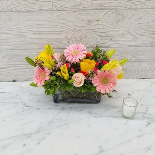 Garden Center «West End Florist & Garden Center», reviews and photos, 3800 Old Glenview Rd, Evanston, IL 60201, USA