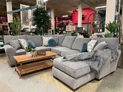 Used Office Furniture Store «City Liquidators: Used Office Furniture», reviews and photos, 830 SE 3rd Ave, Portland, OR 97214, USA