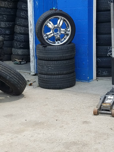 Used Tire Shop «Ramons Used Tires», reviews and photos, 36 E Windsor Blvd, Windsor, VA 23487, USA