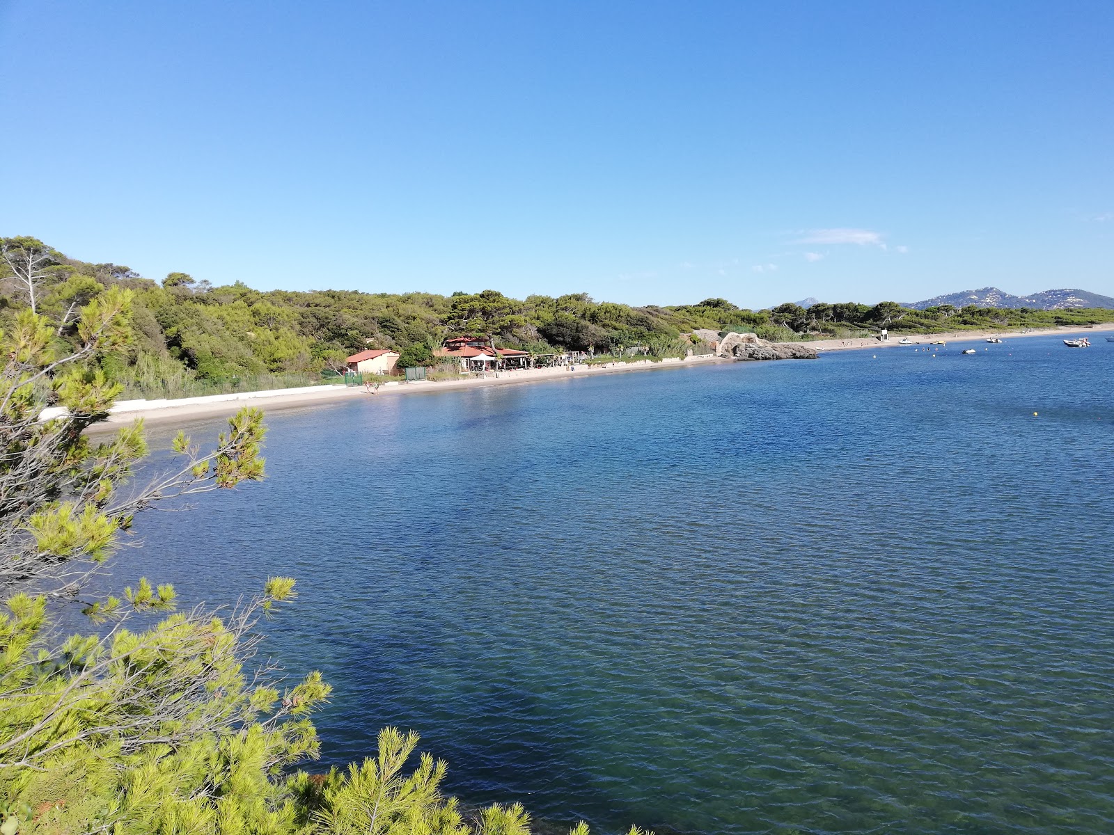 Foto di Spiaggia di Badine con una superficie del sabbia beige