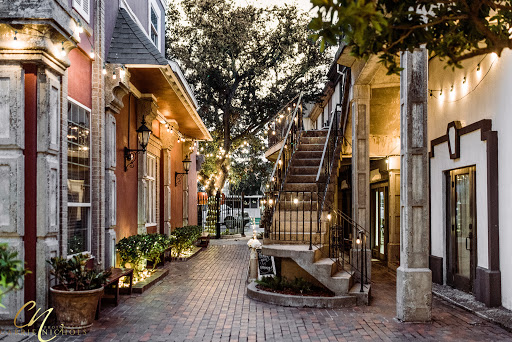 The Courtyard at Gaslight Square