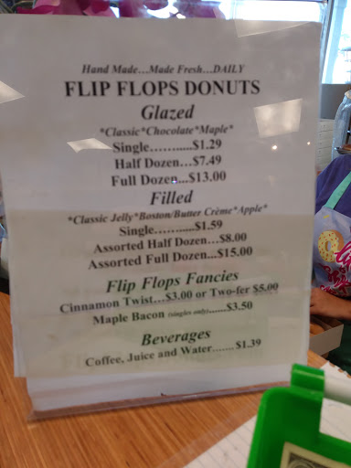Donut Shop «Flip Flops Donut Shop», reviews and photos, 129 Bogue Inlet Dr, Emerald Isle, NC 28594, USA