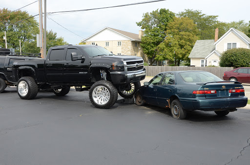 Car Dealer «Auto Villa», reviews and photos, 302 S Lake St, Grayslake, IL 60030, USA