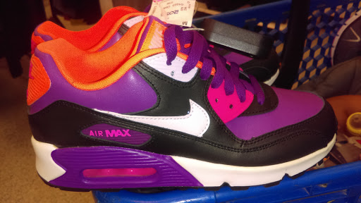 Clothing Store «Ross Dress for Less», reviews and photos, 7487 N Blackstone Ave, Fresno, CA 93720, USA