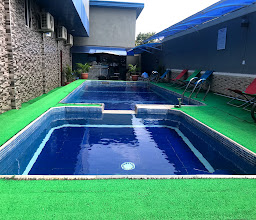 MountRoyal Centre Hotel and Suites photo