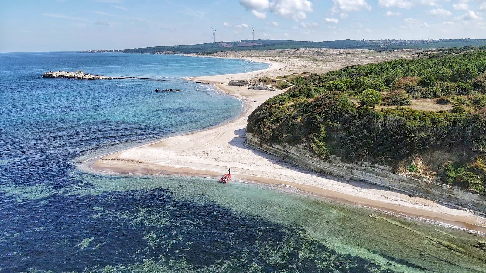 Foto di Uzunkum tabiat parki con una superficie del sabbia beige