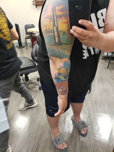 Tattoo Shop «Red 5 Tattoo», reviews and photos, 829 Lynnhaven Pkwy #121, Virginia Beach, VA 23452, USA