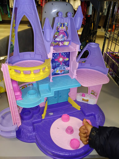 Thrift Store «Goodwill Store & Donation Center», reviews and photos, 1020 N Rohlwing Rd, Addison, IL 60101, USA