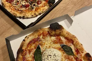 Fratelli pizza image