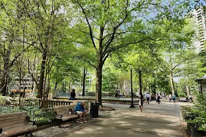 Rittenhouse Square image