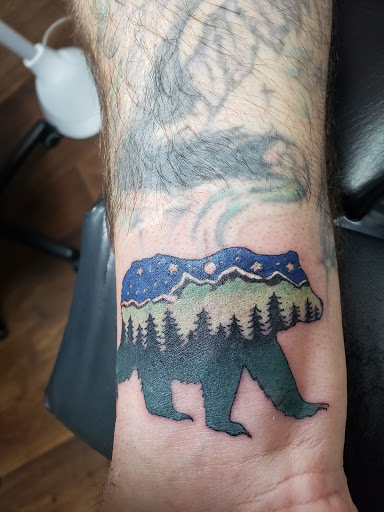 Tattoo Shop «Cosmic Tattoos», reviews and photos, 3927 Monroe Rd, Charlotte, NC 28205, USA