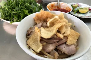Quán ăn Mỳ quảng gà, Cao lầu image