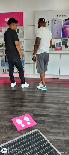 Cell Phone Store «T-Mobile», reviews and photos, 94 S Washington Ave, Bergenfield, NJ 07621, USA