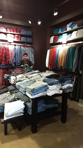 Clothing Store «Hollister Co. Outlet», reviews and photos, 4015 S Interstate Hwy 35, San Marcos, TX 78666, USA