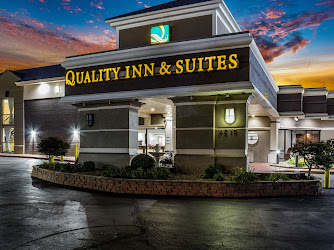 Quality Inn & Suites Kansas City - Independence I-70 East