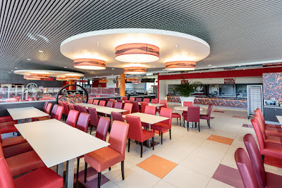 Cafétéria des Puys à Vulcania à Saint-Ours
