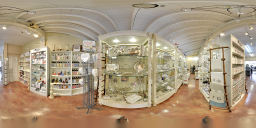 Paint Store «Miami Home Centers, Benjamin Moore Paint Center, South Miami», reviews and photos, 7325 SW 57th Ave, South Miami, FL 33143, USA