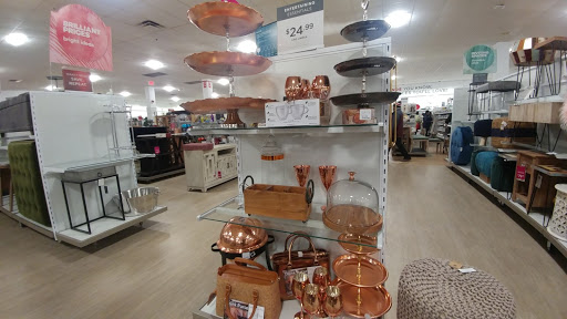 Home Goods Store «HomeGoods», reviews and photos, 7 Neponset St, Worcester, MA 01606, USA