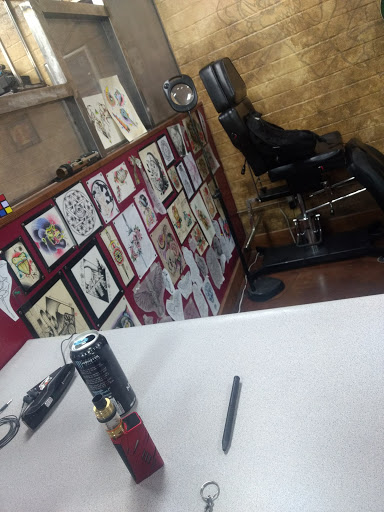 Tattoo Shop «Fast Lane Tattoo (Oracle Rd.)», reviews and photos, 3801 N Oracle Rd, Tucson, AZ 85705, USA