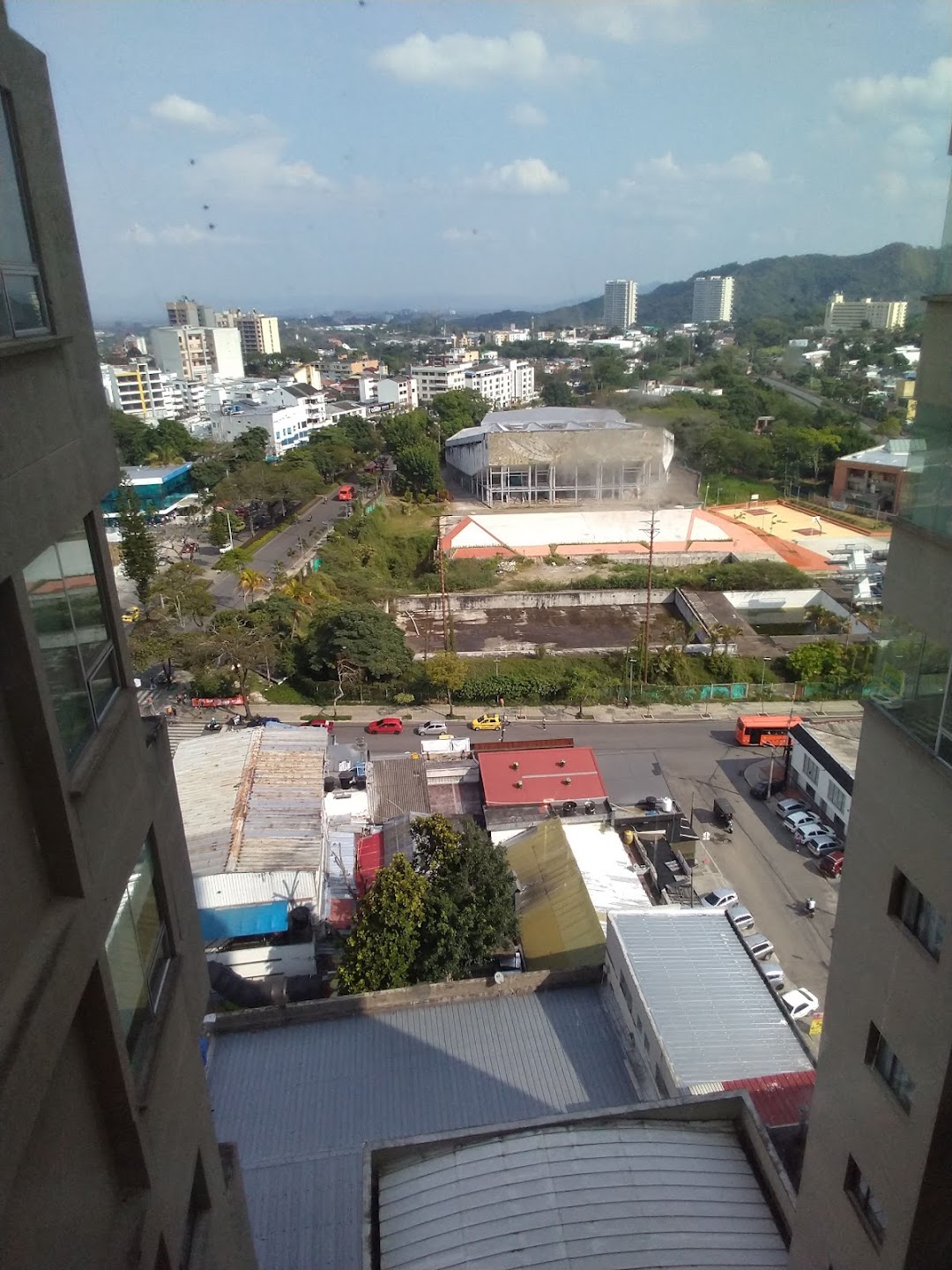 Proyectamos y Edificamos