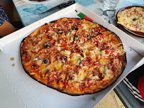 Plats et boissons du Pizzas à emporter Pizzeria chez régis à Châteauneuf-les-Martigues - n°2