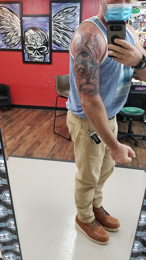 Tattoo Shop «Kings & Queens Tattoo Studio», reviews and photos, 2757 N Dixie Hwy, Monroe, MI 48162, USA