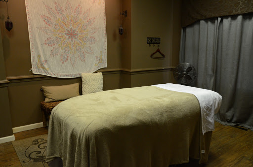 Day Spa «Blades Salon & Day Spa», reviews and photos, 231 N Main St, Madisonville, KY 42431, USA