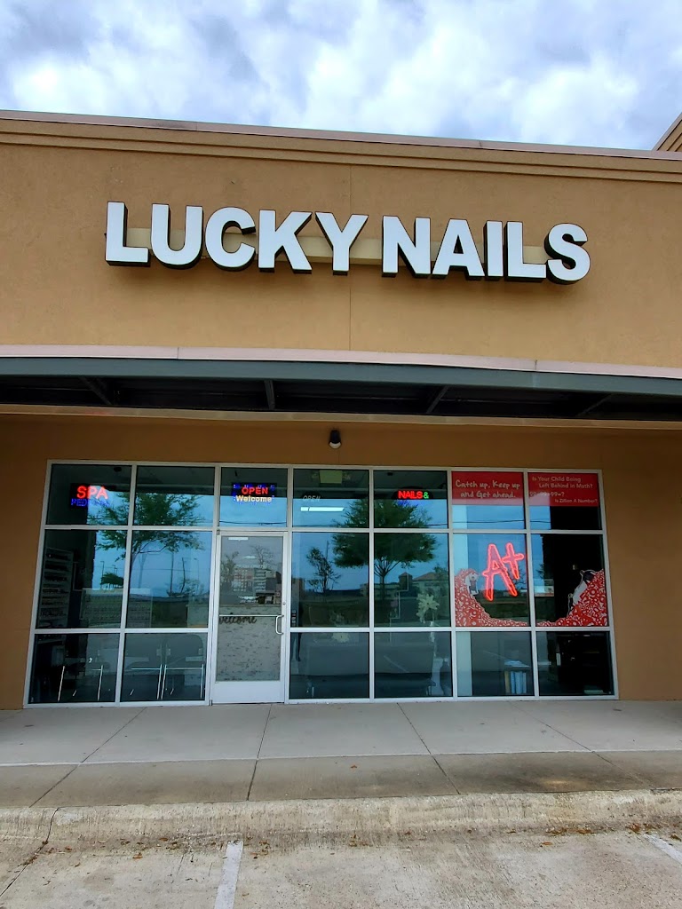 Lucky Nails 77845