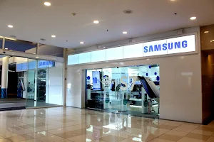 Samsung Store | Multiplaza Mall image