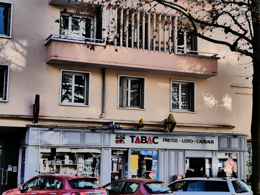 Tabac Presse Au Vapotage Du Pont Neuf à Annecy