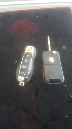 Locksmith «GUS LOCK & KEY SERVICE», reviews and photos, 2113 S San Pedro St, Los Angeles, CA 90011, USA