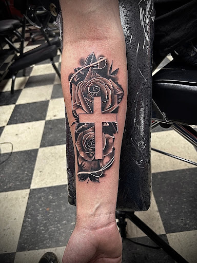 Explore moon and stars tattoo ideas, creative tattoo ideas in Peru, available at Fade To Black Tattoo Studio