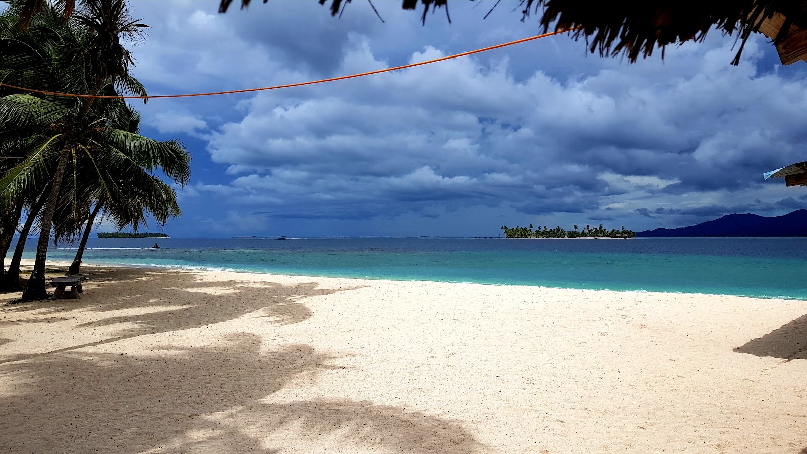 Foto van Isla Naranjo beach met turquoise puur water oppervlakte