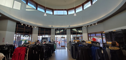 Sporting Goods Store «adidas Outlet Store Woodburn», reviews and photos, 1001 N Arney Rd Ste 400, Woodburn, OR 97071, USA