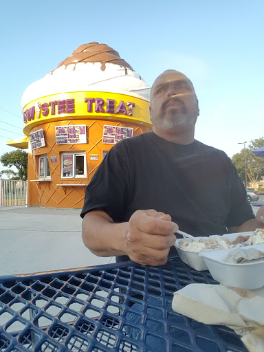 Ice Cream Shop «Twistee Treat Tidwell», reviews and photos, 7500 W Tidwell Rd, Houston, TX 77040, USA