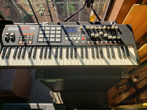 Pawn Shop «SILVER LINING JEWELRY AND LOAN GRESHAM», reviews and photos, 300 SE 181st Ave, Portland, OR 97233, USA