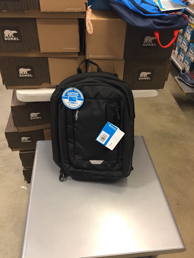 Sportswear Store «Columbia Sportswear Outlet», reviews and photos, 6800 Oxon Hill Rd #600, Oxon Hill, MD 20745, USA
