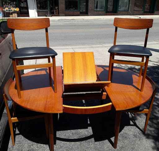 Furniture Store «San Antonio Furniture Finders», reviews and photos, 617 Fredericksburg Rd, San Antonio, TX 78201, USA