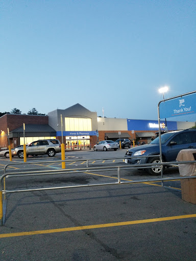 Shopping Mall «Highlands Square Shopping Center», reviews and photos, 250 Highlands Square Dr, Hendersonville, NC 28792, USA