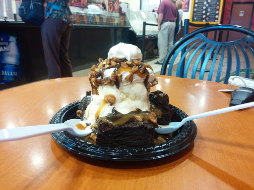 Ice Cream Shop «Cold Stone Creamery», reviews and photos, 15 Blake Blvd, Kissimmee, FL 34747, USA