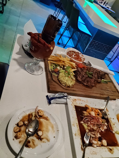 Cayomango Steak, Seafood & Drinks