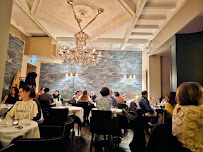 Atmosphère du Le Square - Restaurant Paparazzi à Paris - n°16