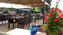 Atmosphère du Restaurant Le Vaudésir aux Hirondelles à Thizy - n°5