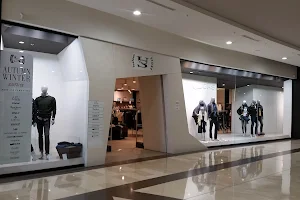 US Fashion Store image
